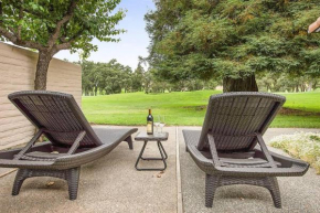 Relaxation on Silverado Fairway